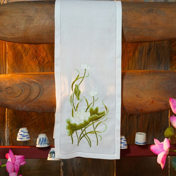 Table runner - white lotus embroidery